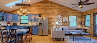 Cozy Chic Cabin Retreat on 7 acres with hot tub. Pet-friendly.