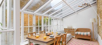 Pass the Keys | Charming 16th Century Cottage in Central Bloxham