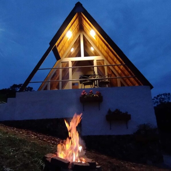 Cabana luxo, sacada, vista para a montanha | Área de estar