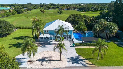 Peaceful 6BR Country Retreat-Bring Your Horses!