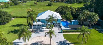 Peaceful 6BR Country Retreat-Bring Your Horses!
