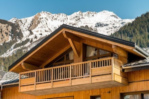 Exterior detail - Ground floor, view mountain, terrace, balcony, tv, ski locker, 88m², Champagny-en-Vanoise (Champagny-en-Vanoise)