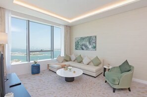 Luxury Apartment, Sea View | Living area