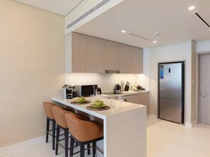 شقة فاخرة - بمنظر للبحر | مطبخ خاص