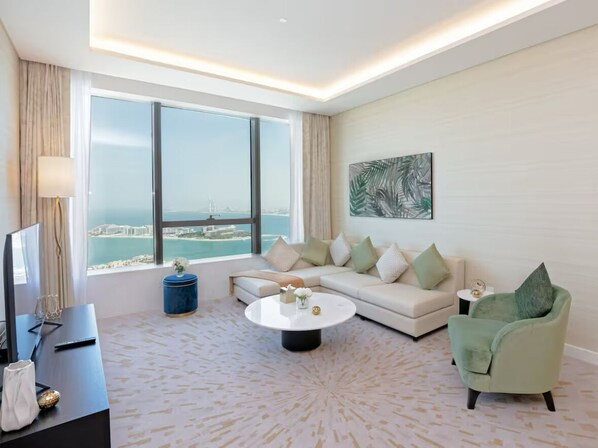 Luxury Apartment, Sea View | Living area