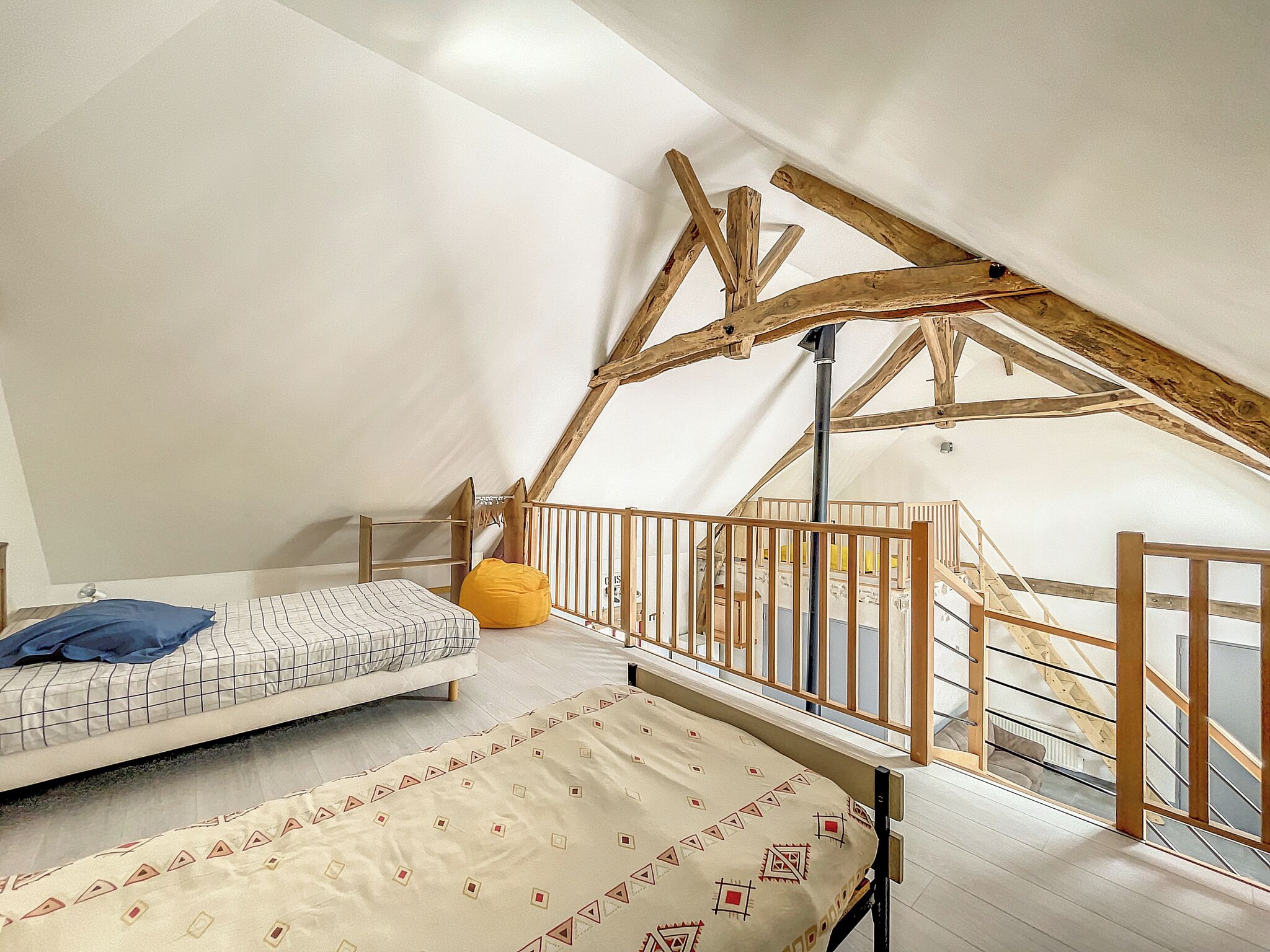 3 chambres, fer et planche à repasser, Wi-Fi, draps fournis