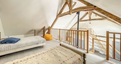 Gßte Authentique, au Calme avec Terrasse Privée, Jardin Privé et Wi-Fi