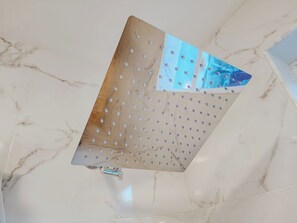 Interior - 5 King Beds / 5 En-Suite Bathrooms / Ping-Pong (Philadelphia)