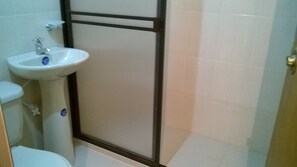Towels, soap, toilet paper - Functional apartment near Bello Ant´s Town Square (Bello)