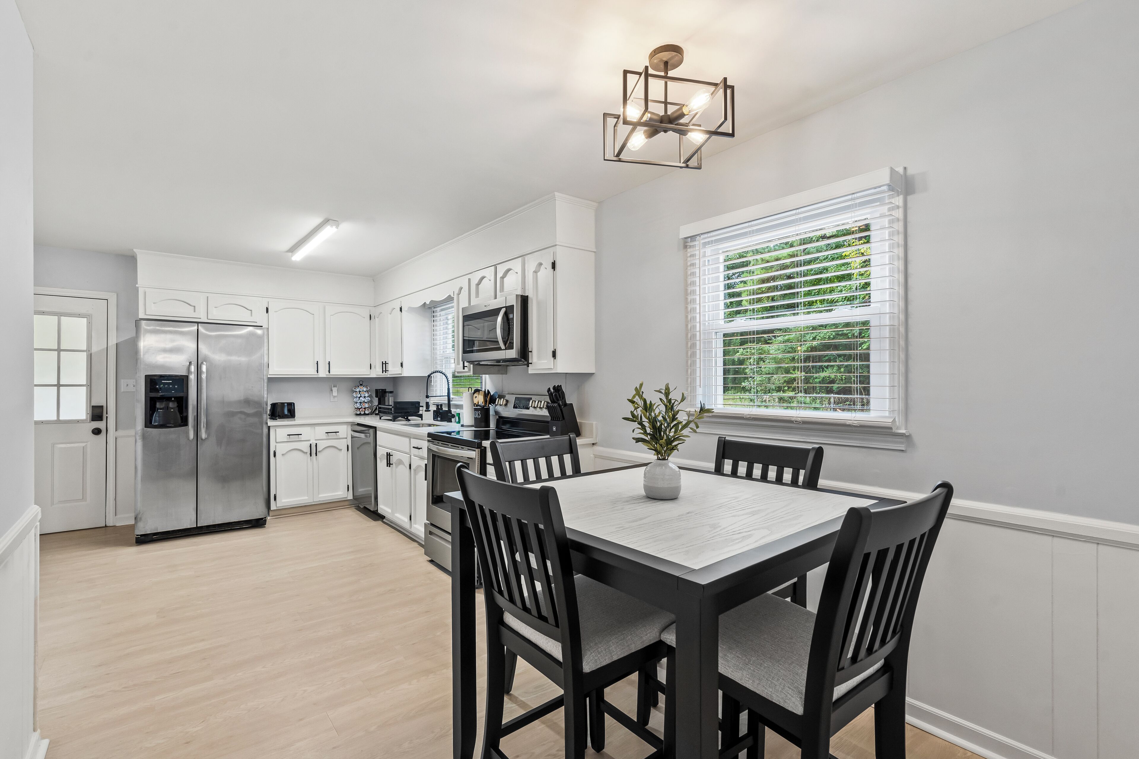 雪櫃、微波爐、焗爐、爐具