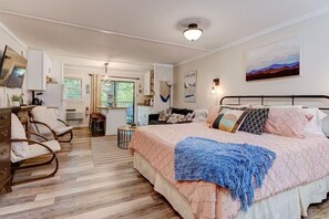 1 bedroom, WiFi, bed sheets