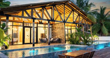 Playa Laska – Majestic Oceanfront Villa with Infinity Pools in Playa Venao