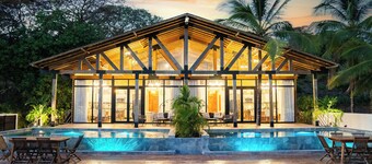 Playa Laska – Majestic Oceanfront Villa with Infinity Pools in Playa Venao