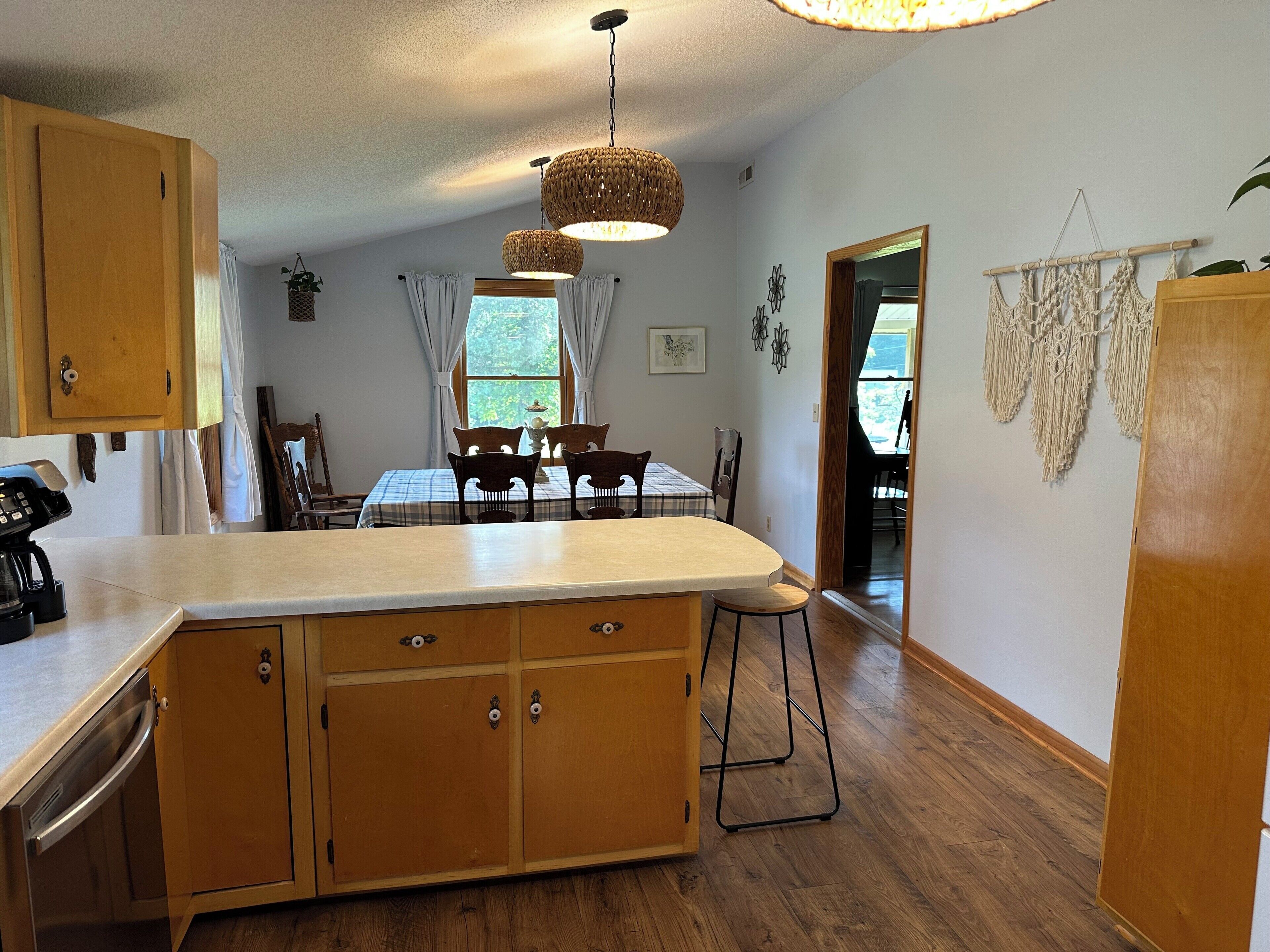 Micro-ondes, four, plaque de cuisson, lave-vaisselle