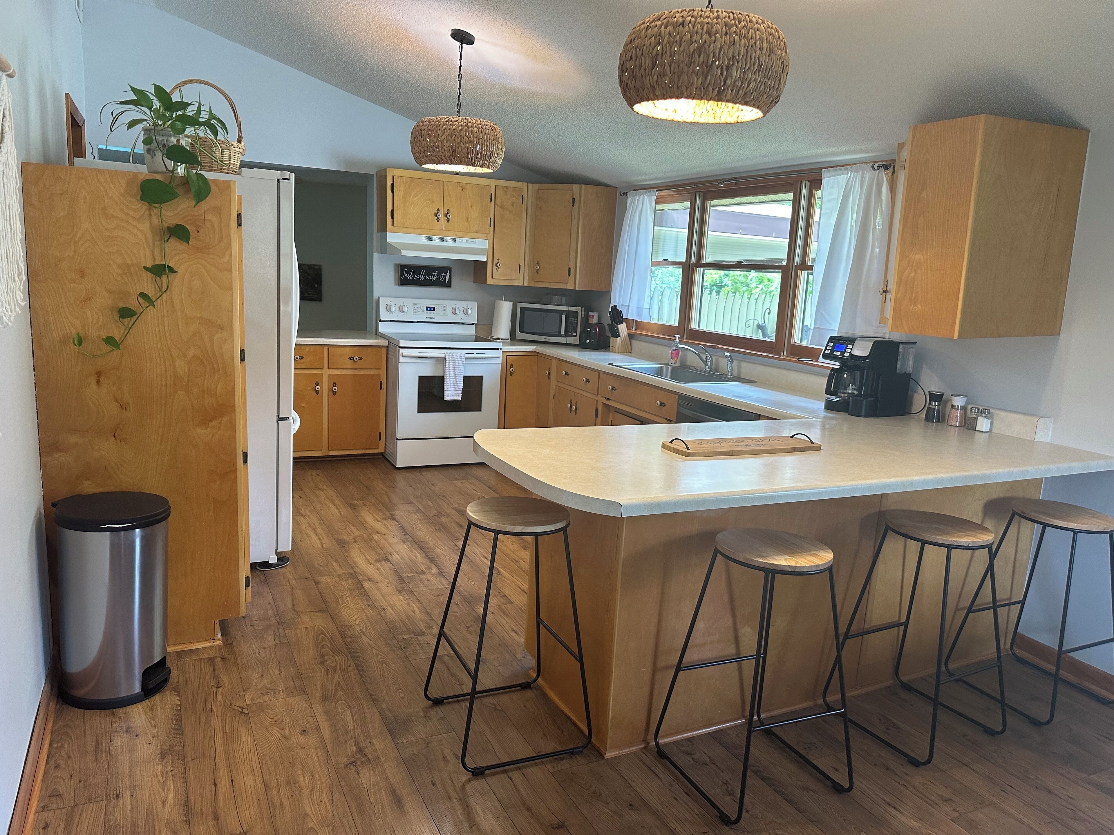 Micro-ondes, four, plaque de cuisson, lave-vaisselle