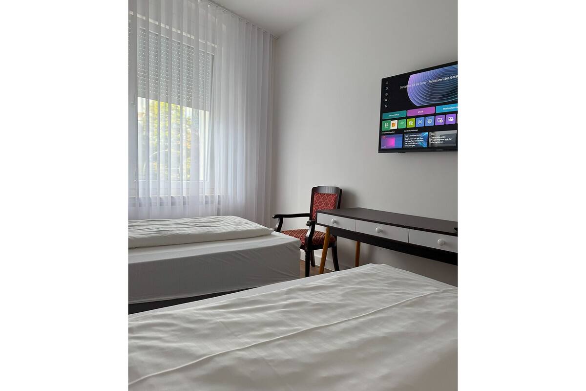 Classic Twin Room, City View | Desk, WiFi (free)