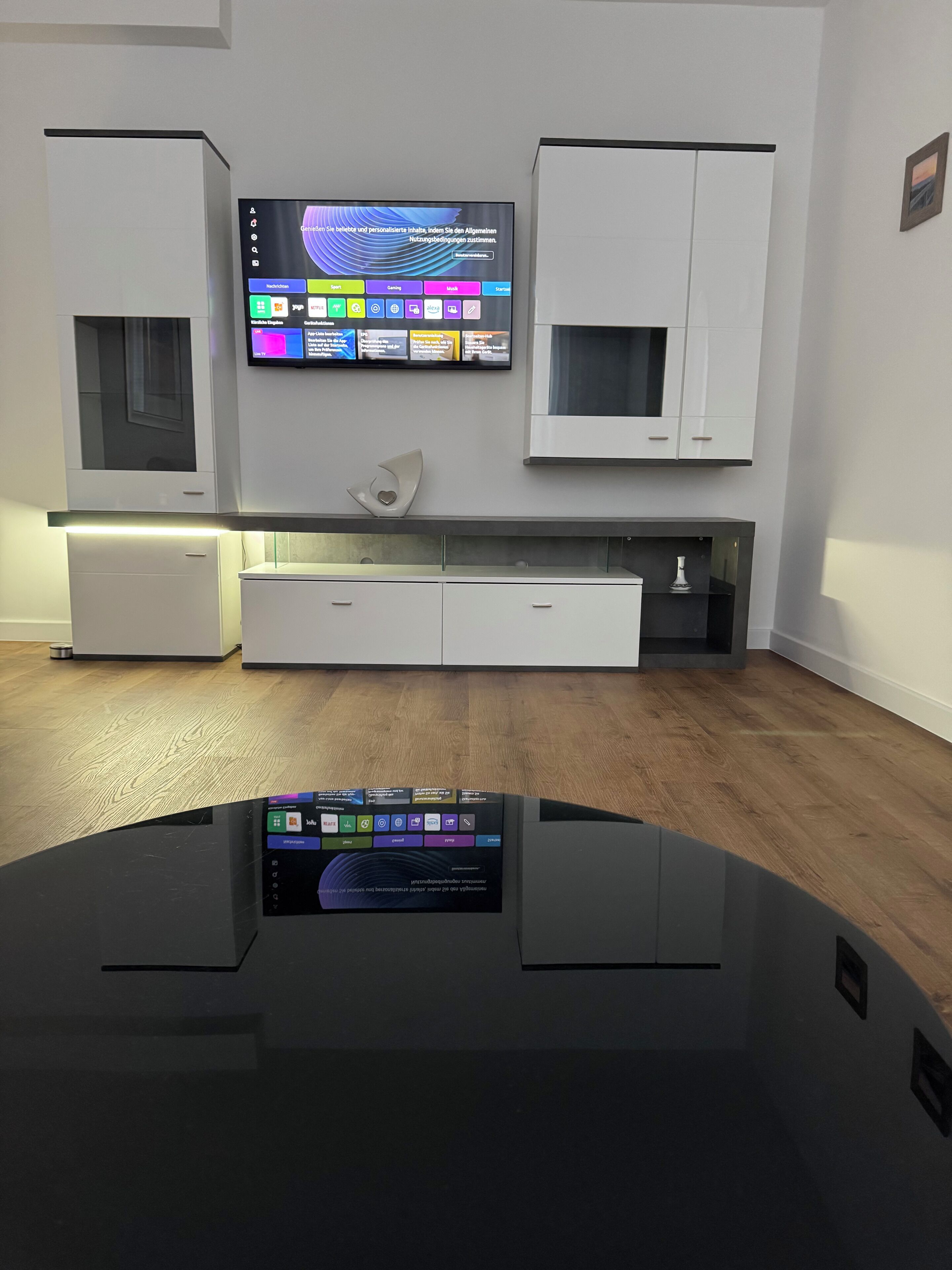 Habitación triple familiar, vista a la ciudad | Escritorio y wifi gratis 