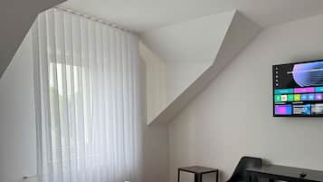 Classic Twin Room, City View | Desk, free WiFi