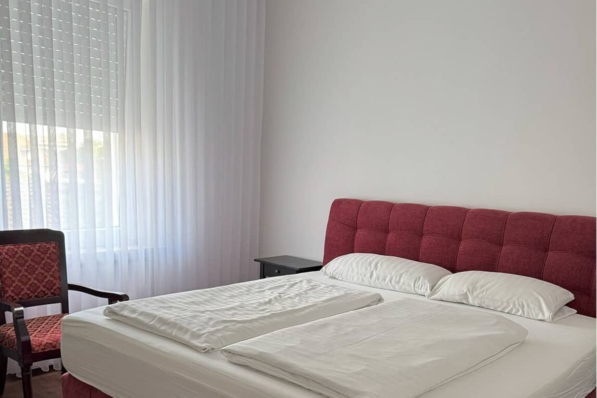 Comfort dubbelrum - utsikt mot staden | Skrivbord och gratis wi-fi