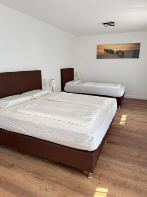 Family Triple Room, City View | Desk, free WiFi