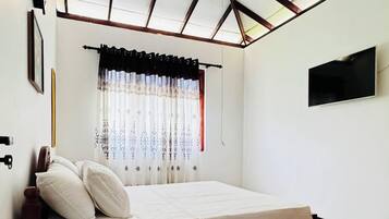 5 bedrooms, in-room safe, iron/ironing board, free WiFi