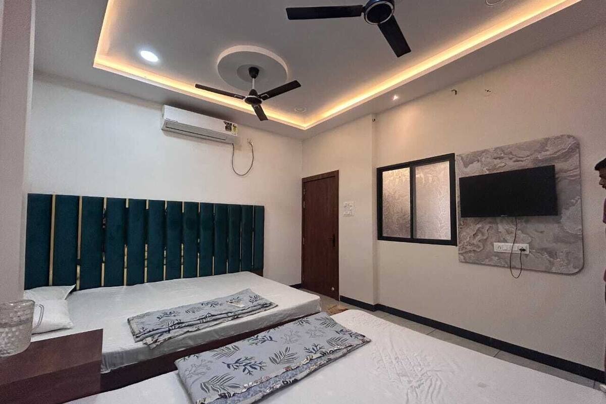 Family Double or Twin Room | In-room safe, blackout drapes, iron/ironing board, free WiFi
