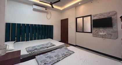 HOTEL SHREE GAJANAND PALACE