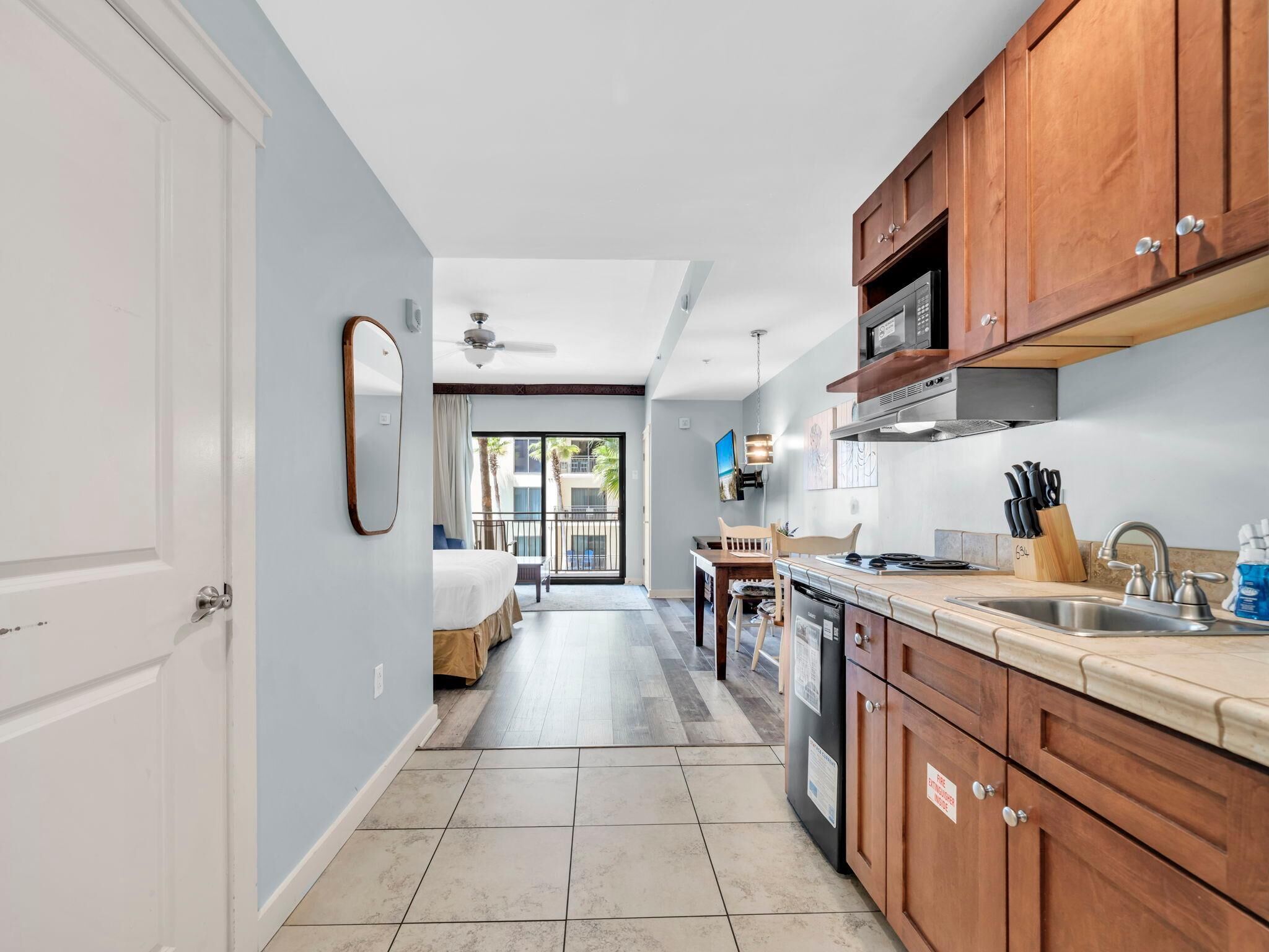 Studio, 1 King Bed with Sofa bed (Origin at Seahaven 634) | WiFi