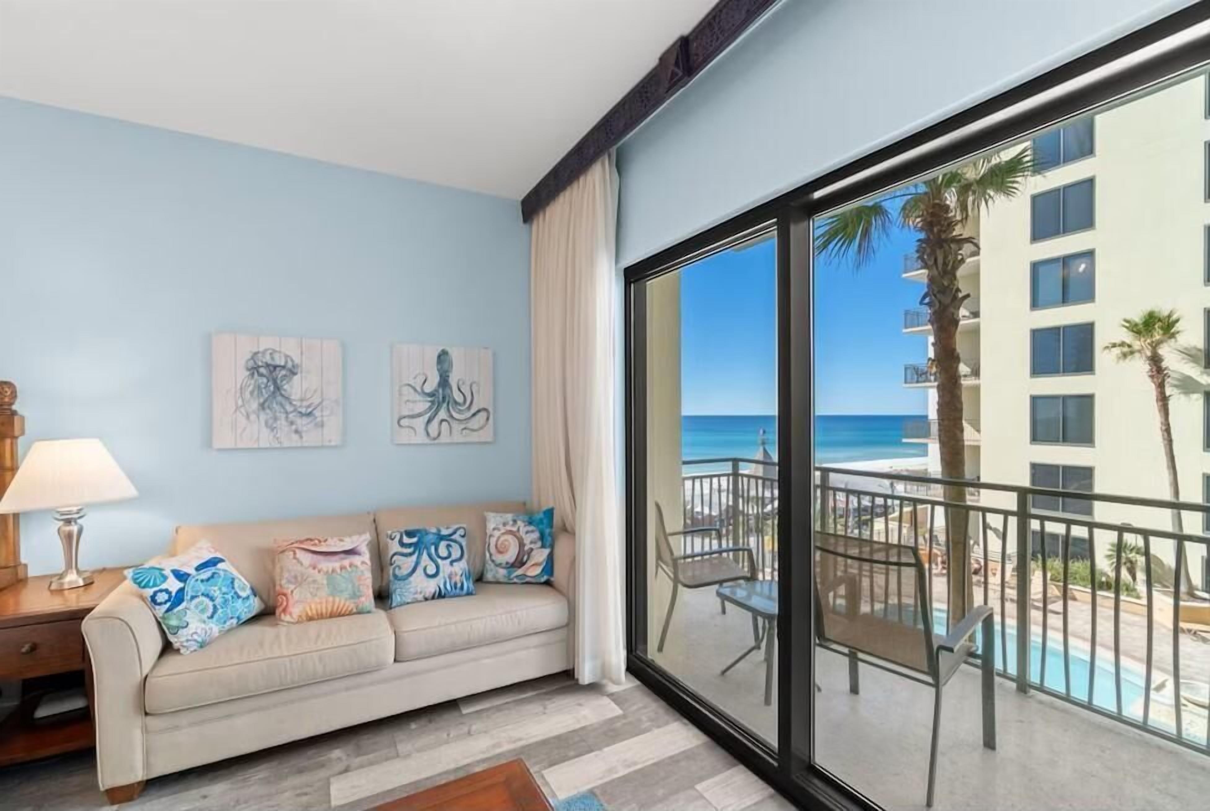 Studio, 1 King Bed with Sofa bed (Origin at Seahaven 634) | Living area