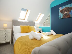 3 dormitoris, planxa i posts de planxar, Internet i roba de llit 