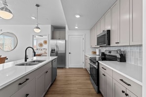 Condo, Multiple Beds, Kitchen, Mountain View (Terra Vista) | Private kitchen