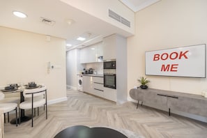 Internet - Vibrant Studio in JLT Sleeps 4 With Lake Views (Dubai)