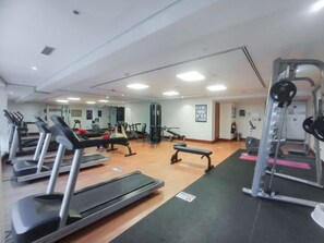 Studio | Internet - Vibrant Studio in JLT Sleeps 4 With Lake Views (Dubai)