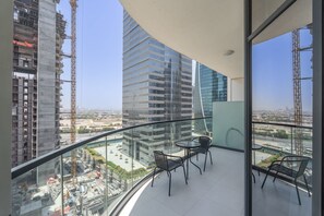 Apartment | 1 bedroom, Internet - Zada Tower Sleeps 2 With Balcony and City Views (Dubai)