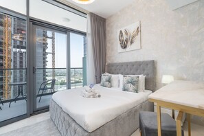 Apartment | 1 bedroom, Internet - Zada Tower Sleeps 2 With Balcony and City Views (Dubai)