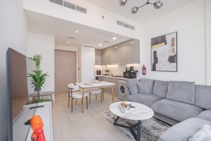 Apartment | 1 bedroom, Internet - Meydan Apartment Sleeps 2 With Huge Balcony (Dubai)