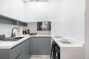 Internet - Cozy JVC Studio for 2 With Balcony (Dubai)
