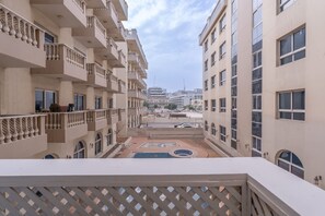 Studio - Cozy JVC Studio for 2 With Balcony (Dubai)