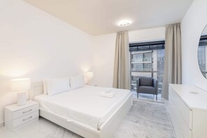 Apartment | 2 bedrooms, Internet - Chic Apartment in Marina Sleeps 4 With Canal Views (Dubai)