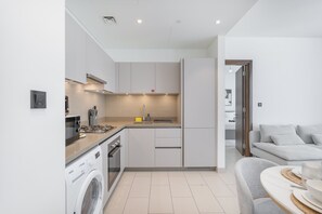 Apartment | 2 bedrooms, Internet - Chic 2 bed Apartment in Sobha Creek Vistas (Dubai)