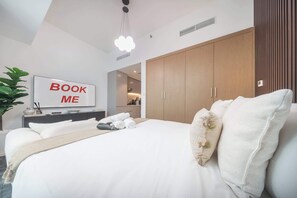 Studio | Internet - Al Jaddaf Sleeps 3 With Pool Play Area (Dubai)
