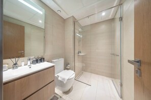 Studio | Internet - Al Jaddaf Sleeps 3 With Pool Play Area (Dubai)