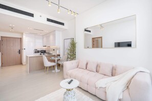 Apartment | 1 bedroom, Internet - 1 Bed Apartment in JVC Sleeps 2 With Balcony (Dubai)