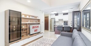 Apartment | 1 bedroom, Internet - JVC Apartment That Sleeps 4 With a Great Pool (Dubai)
