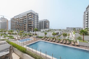 Apartment | 1 bedroom, Internet - Meydan Apartment Sleeps 2 With Pool and Balcony (Dubai)
