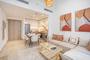 Apartment | 1 bedroom, Internet - Meydan Apartment Sleeps 2 With Pool and Balcony (Dubai)