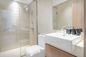 Apartment | 1 bedroom, Internet - Meydan Apartment Sleeps 2 With Pool and Balcony (Dubai)