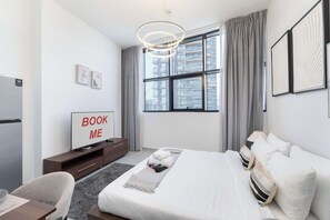 Studio | Internet - JVC Apartments Sleeps 2 in a Great Location (Dubai)