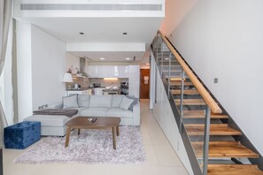 Apartment | 1 bedroom, Internet - Difc for 2 People in a Split Level Apartment (Dubai)