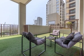 Apartment | 2 bedrooms, Internet - Dubai Creek Harbour Sleeps 4 With Swimming Pool (Dubai)